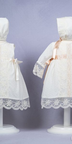 VESTIDO TUL TOPOS CON ENCAJES Y CAPOTA