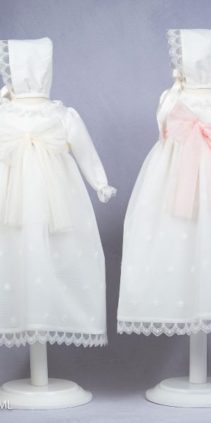 BATON TUL BORDADO CON CAPOTA-MANGA LARGA